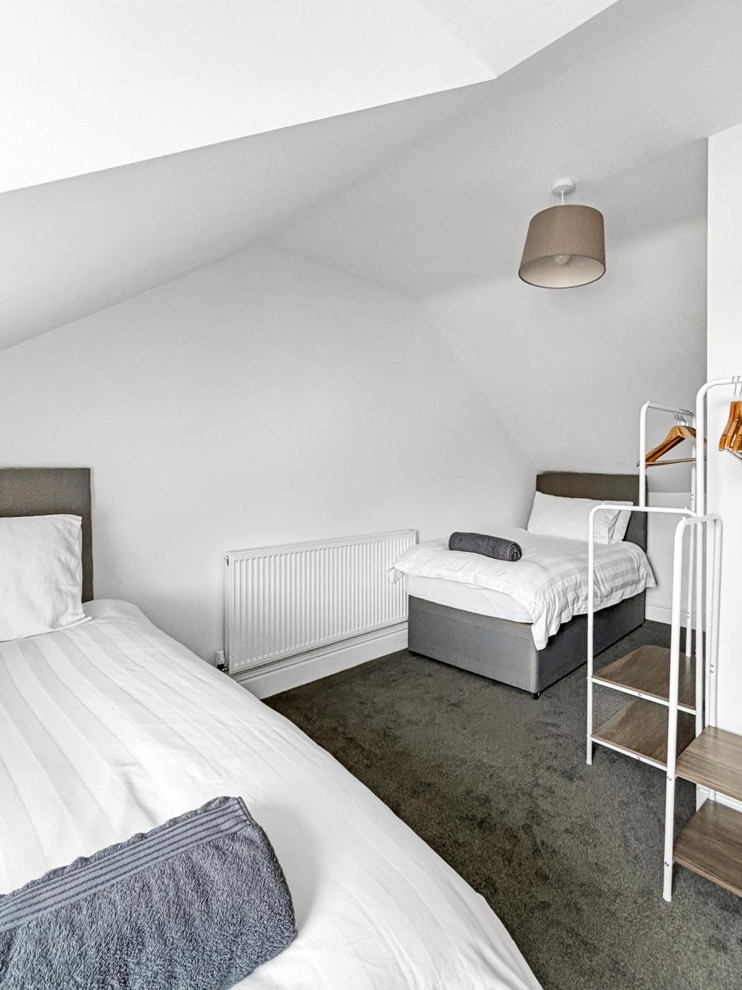 Amaya One -3 Bedroom Townhouse - With Garden - Close To Town Centre - Sleeps 7 Grantham Exterior foto